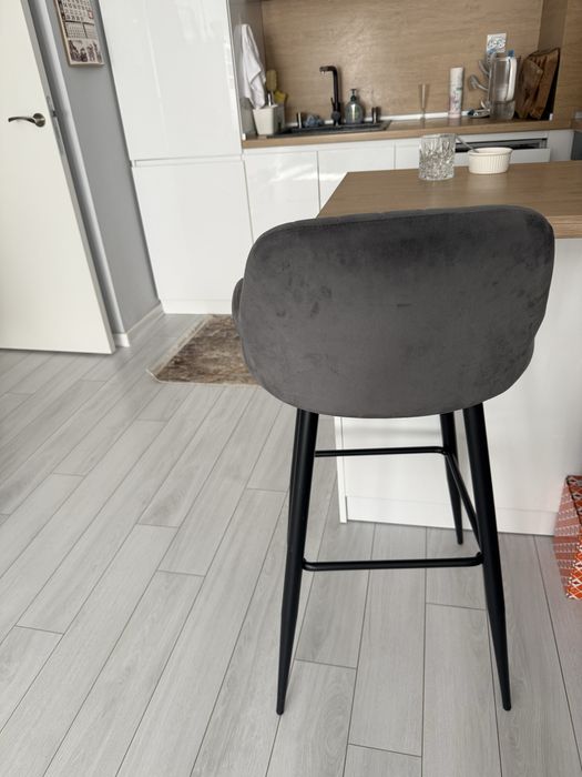 2 Бар стол с метални черни крака