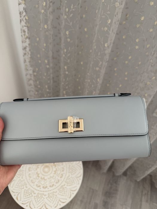 Дамска чанта Furla естествена кожа в нежно синьо и цвят праскова