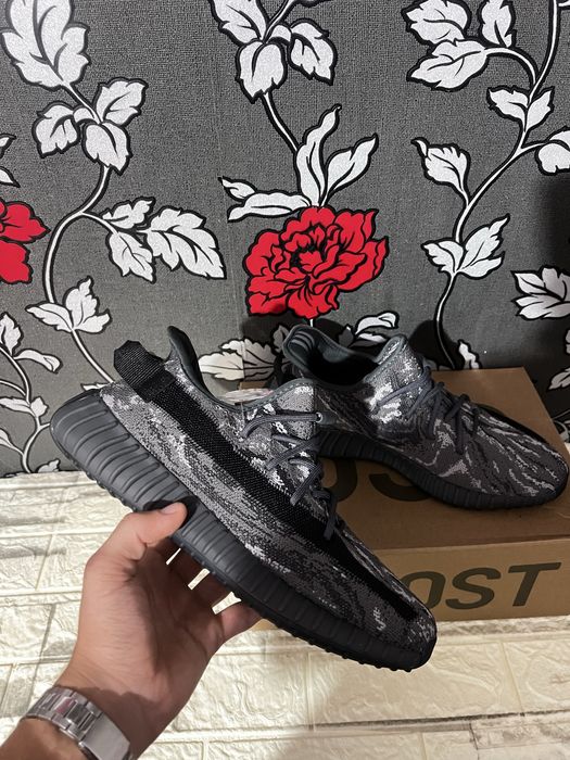 Adidas Yeezy Boost 350 V2 Dark Salt