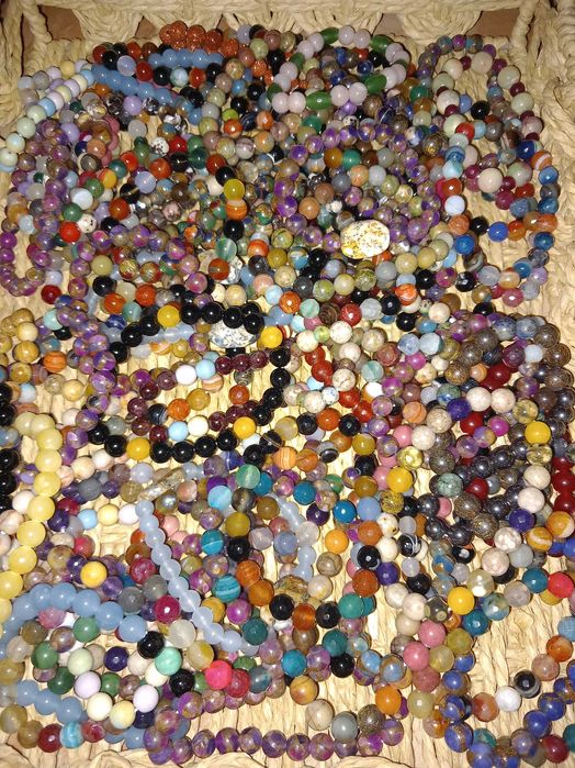 Brarari pietre semiprețioase lucrate manual.