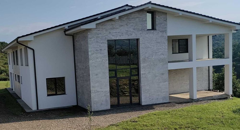 Vand/schimb imobil 1270 mp SC, teren 1945 sau 12600 mp, utilitati,CF