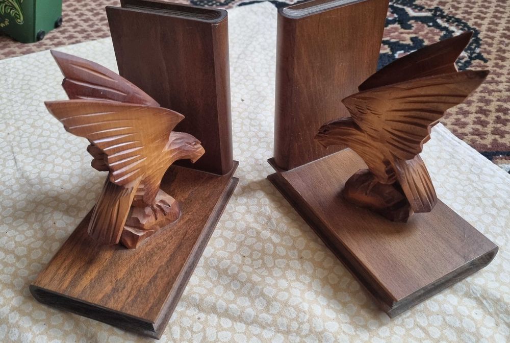 Statueta  lemn , deosebita