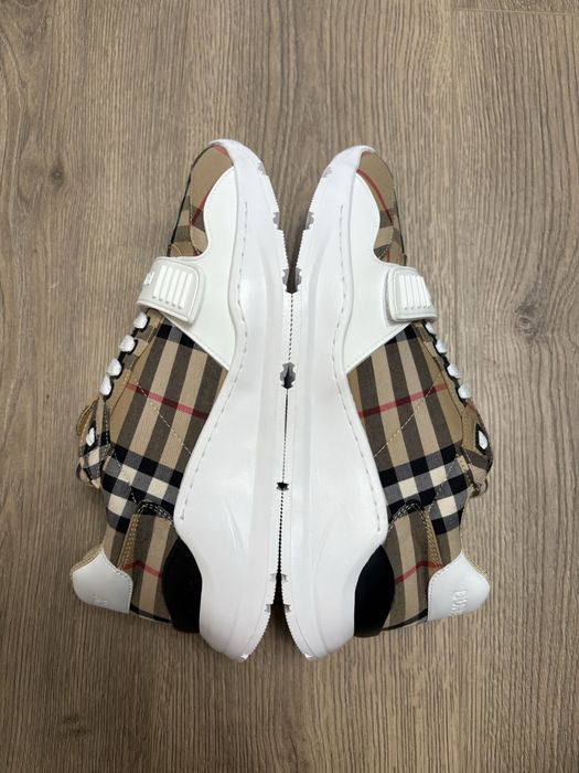 Adidasi Burberry