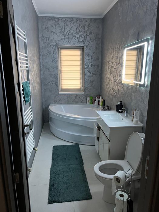 Apartament cu 3 camere de vanzare