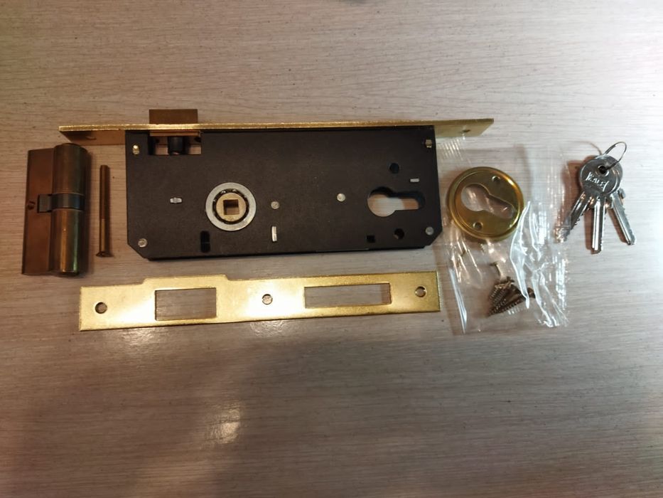 Дверные врезные замки KALE