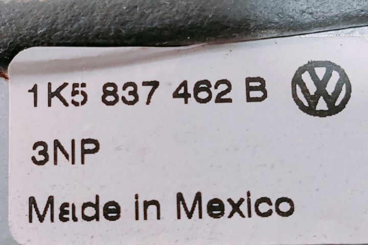Macara geam  dreapta fata 1K5837462B Volkswagen VW Golf a 5-a generat
