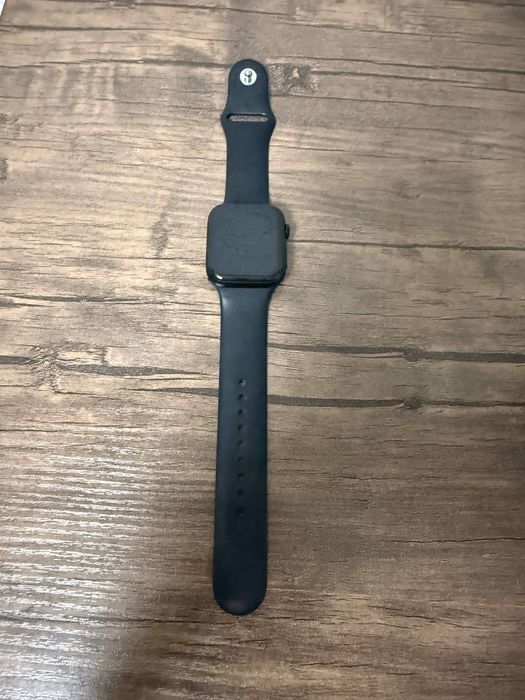 Smart soat sotiladi, Smart Watch qora rangda, ideal