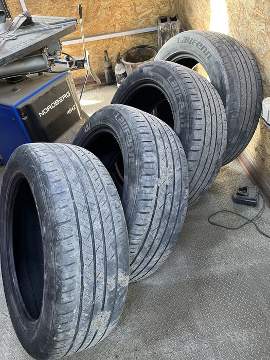 Продам комплект летних шин на 17