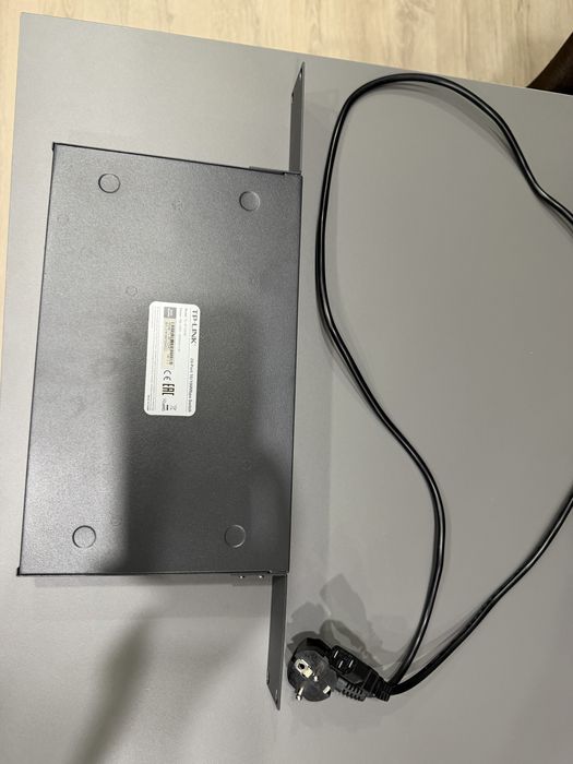 Комутатор tp-link switch 24 порта