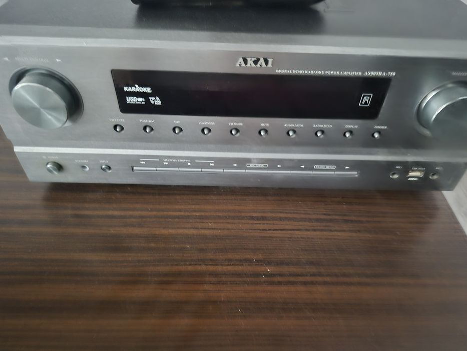 Sistem audio Akai