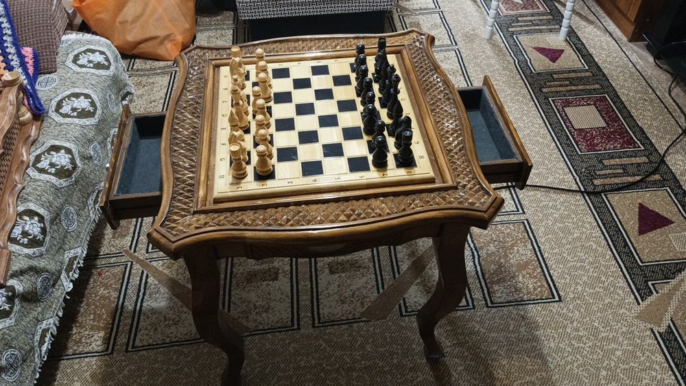 Нарды  шахматы,стол шахматный