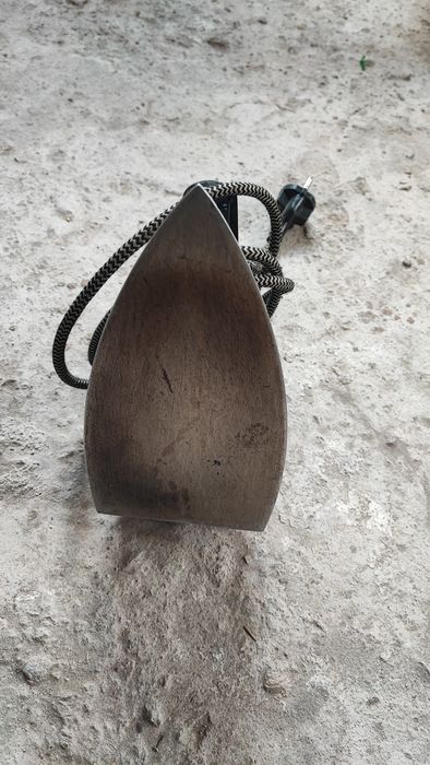 Старинна електрическа ютия.2бр.