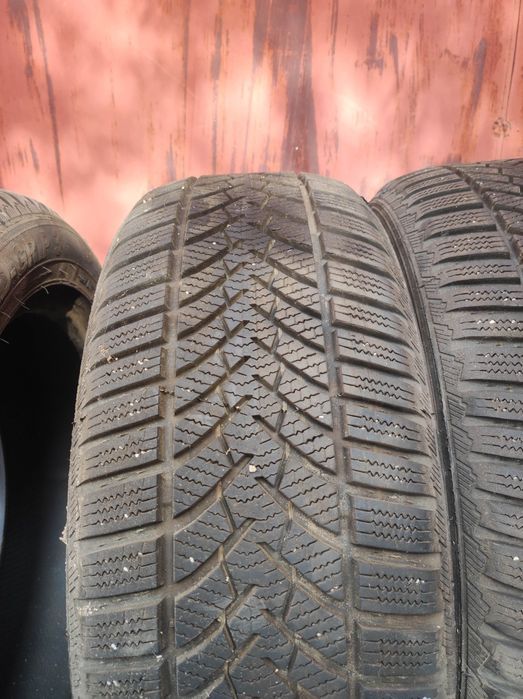 215/55/17 гуми семперит