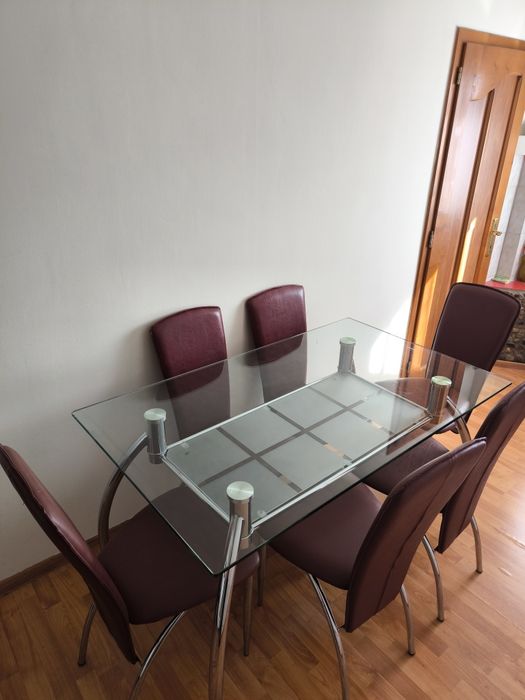 Masa cu blat de sticla