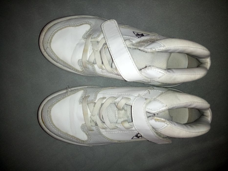 Невероятни платненки, маратонки, кецове повечето запазени