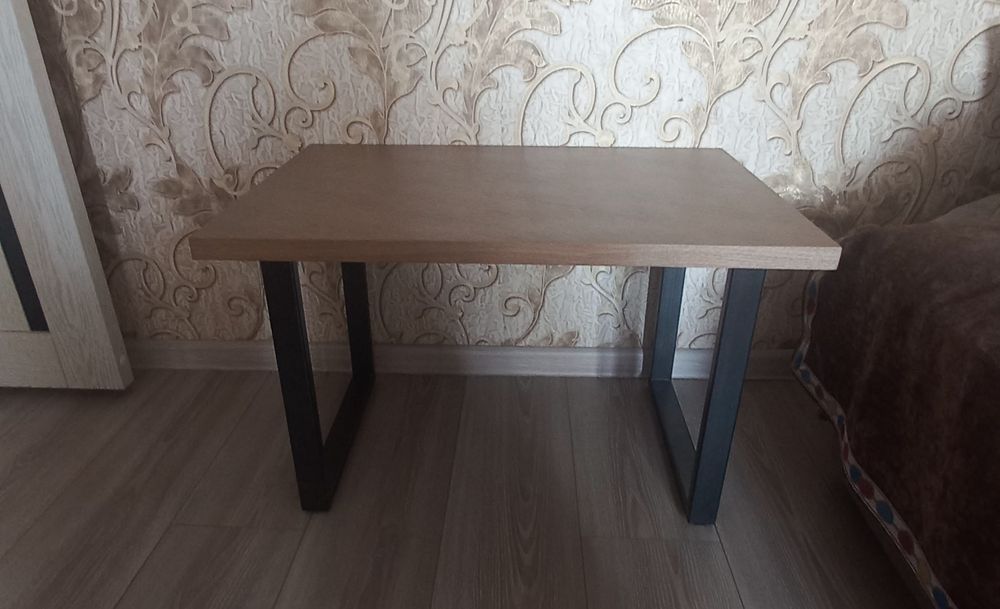 Журнальный столик