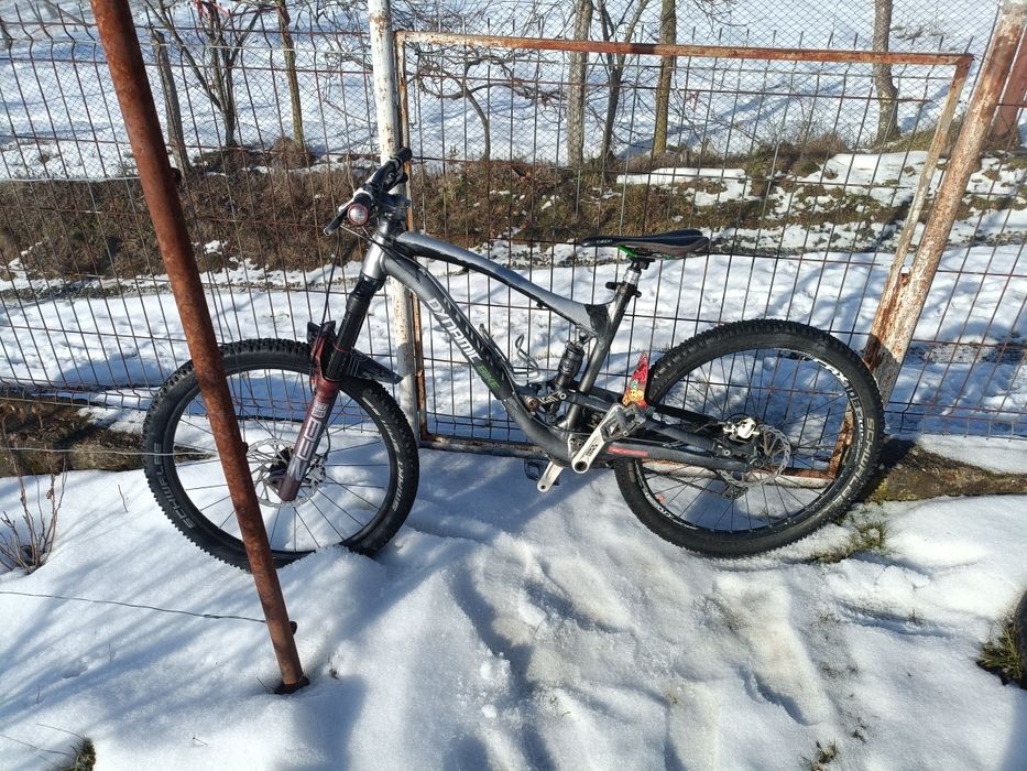 Vând bicicleta Canyon strive es7 2012