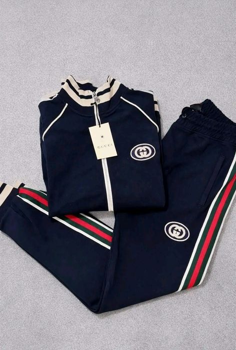 Trening de bărbat model nou