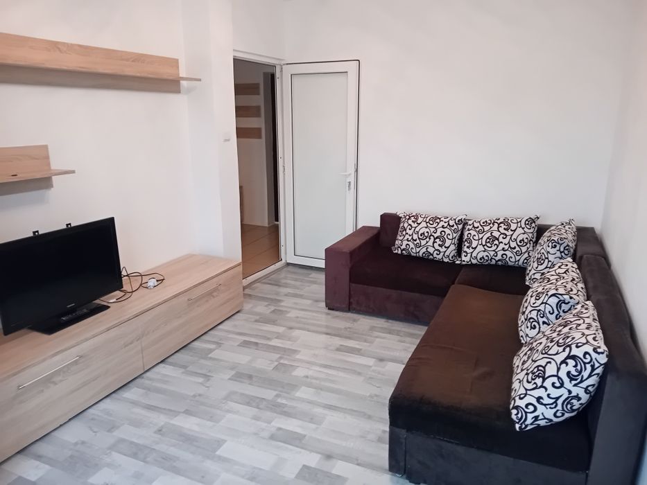 Inchiriez garsoniera