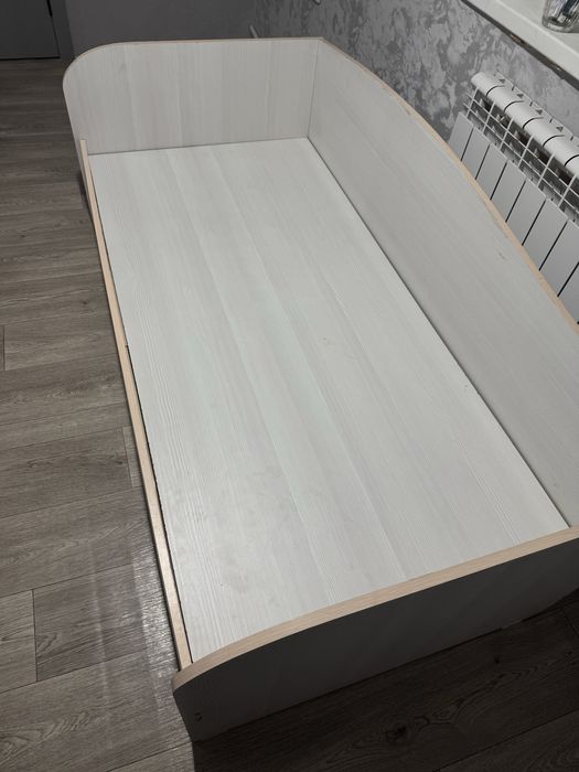 Кровать подрастковая