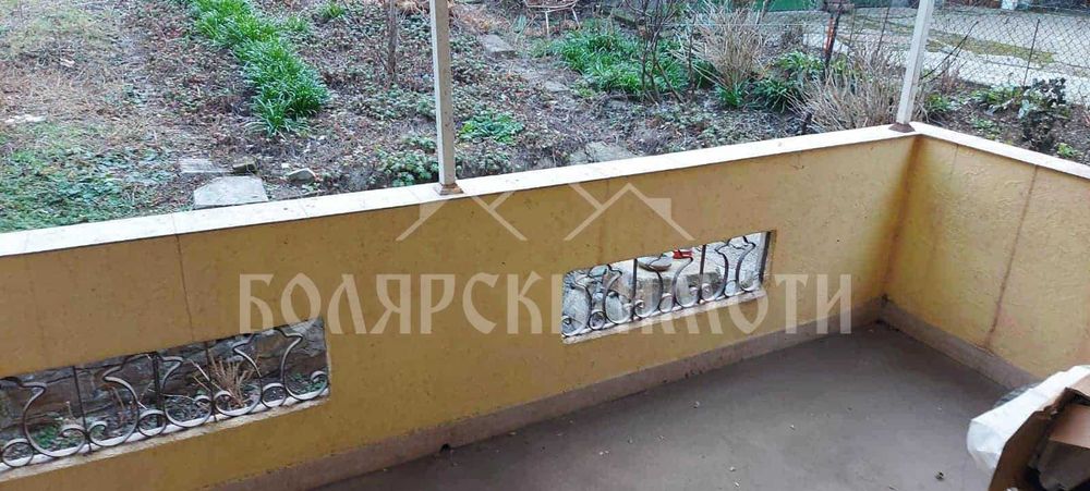 Етаж от къща с паркомясто в Идеален Център
