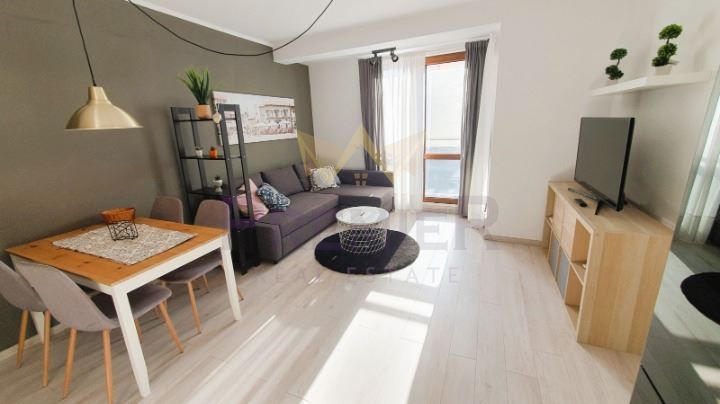 Дава се под наем Тристаен апартамент в Варна, Лятно кино Тракия - 84 кв.м за 765 € - Снимка #3