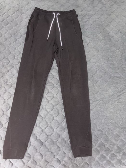 Vand pantaloni PULL&BEAR 14-15 ani, ca noi!