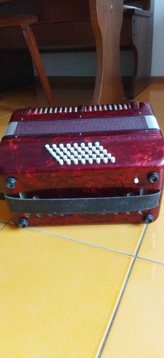 продава акордеон Weltmaister 40 баса
