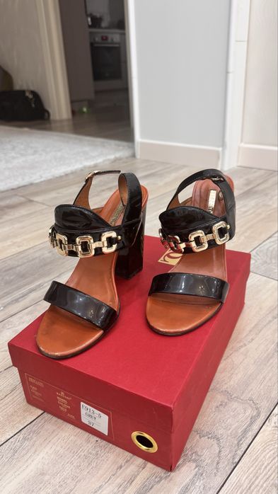 Продам красивые туфли