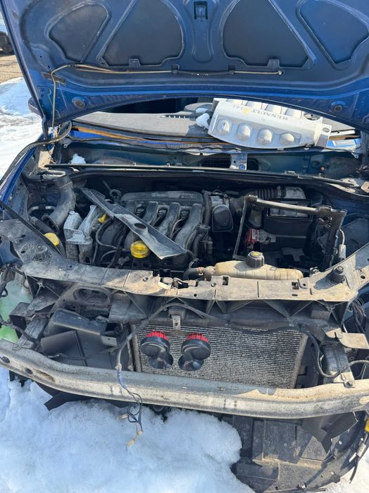 Dezmembrez RENAULT CLIO 3 2009 1.4 16 VALVE