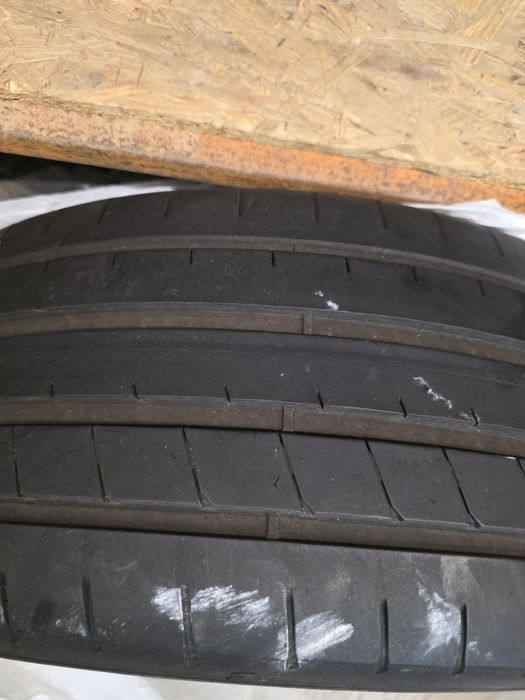 Vand 3 cauciucuri 225 / 45 R18 95Y