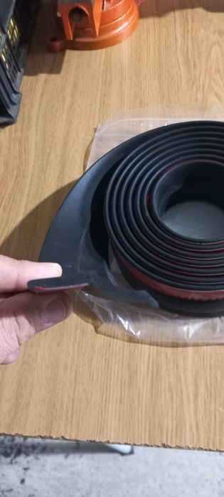 Garnitură ușa garaj