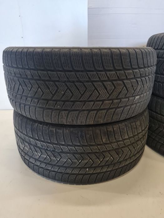 Set 4 cauciucuri 2 lățimi iarna 305/35R21 /275/40R21 Pirelli scorpion