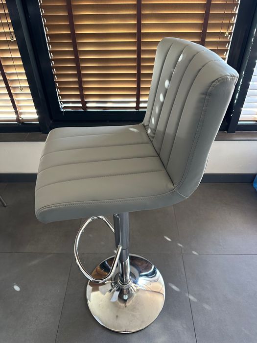 Бар Стол Рим с безплатна доставка до офис и 2г гаранция