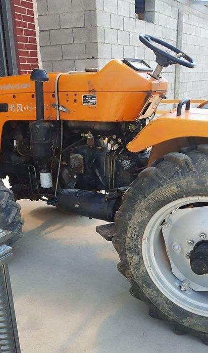 Traktor sotiladi