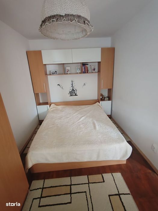 Vând apartament 2 camere et 1 din 4