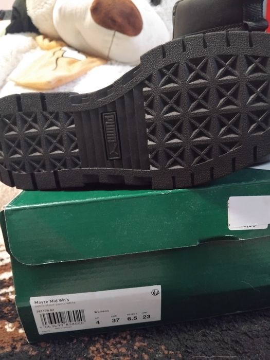 Супер намалени.Чисто нови оригинални сникърси Пума