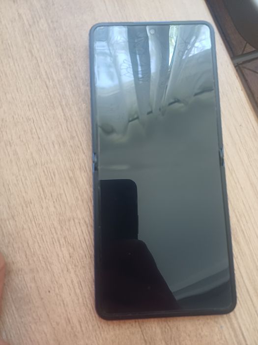 Vând telefon Samsung Zflip 7