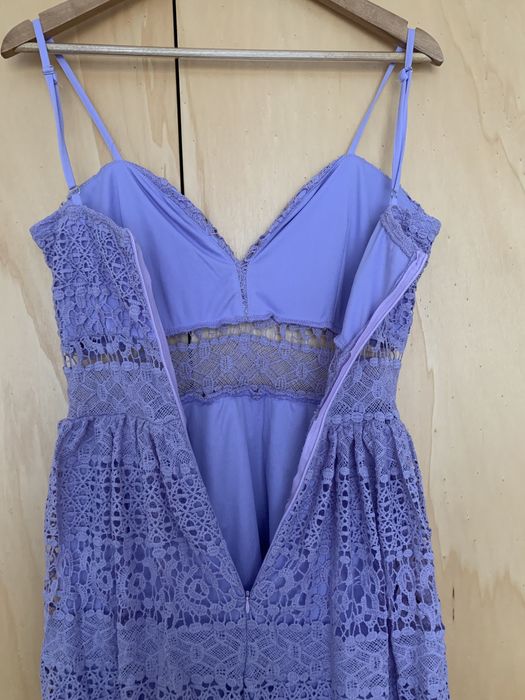 Рокля с дантела