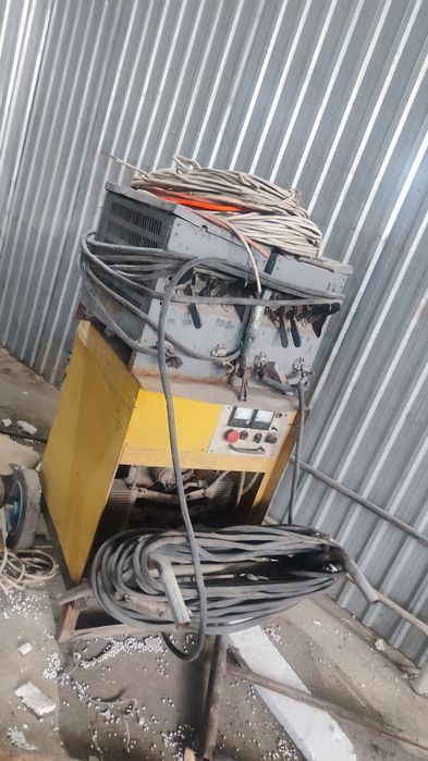 Сварочный аппарат в хорошем состояние