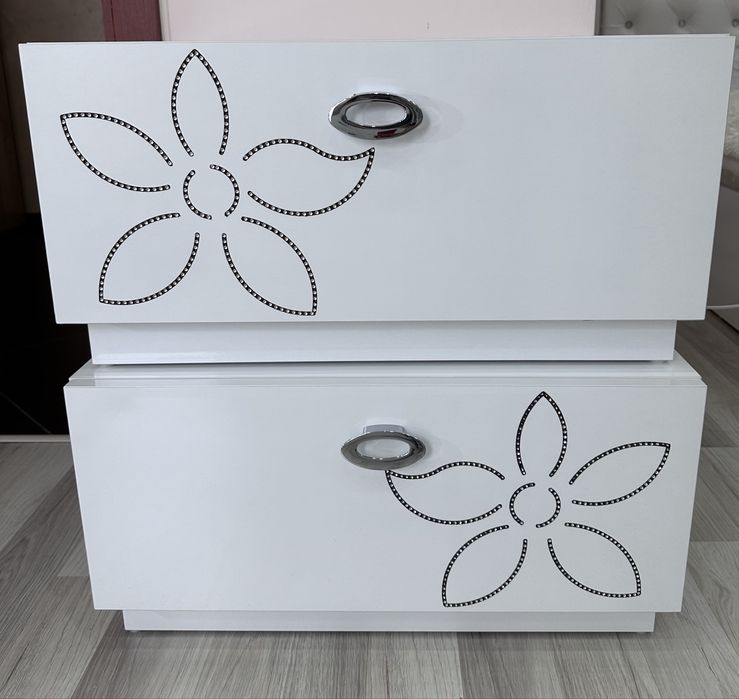 Нощно шкафче 2 бр бял лак