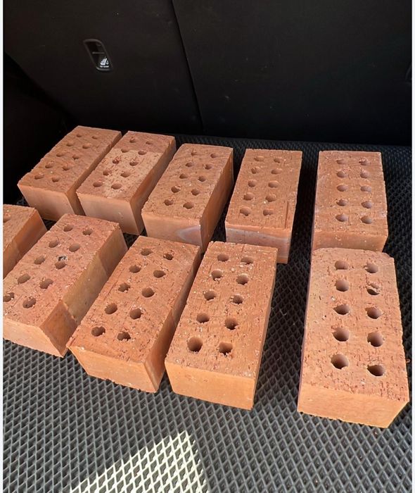 Кирпич полуторный пустотелый