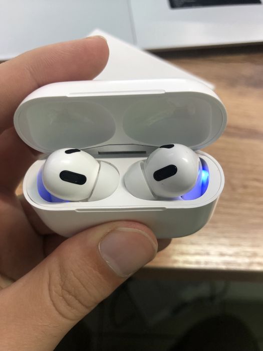AirPods наушники