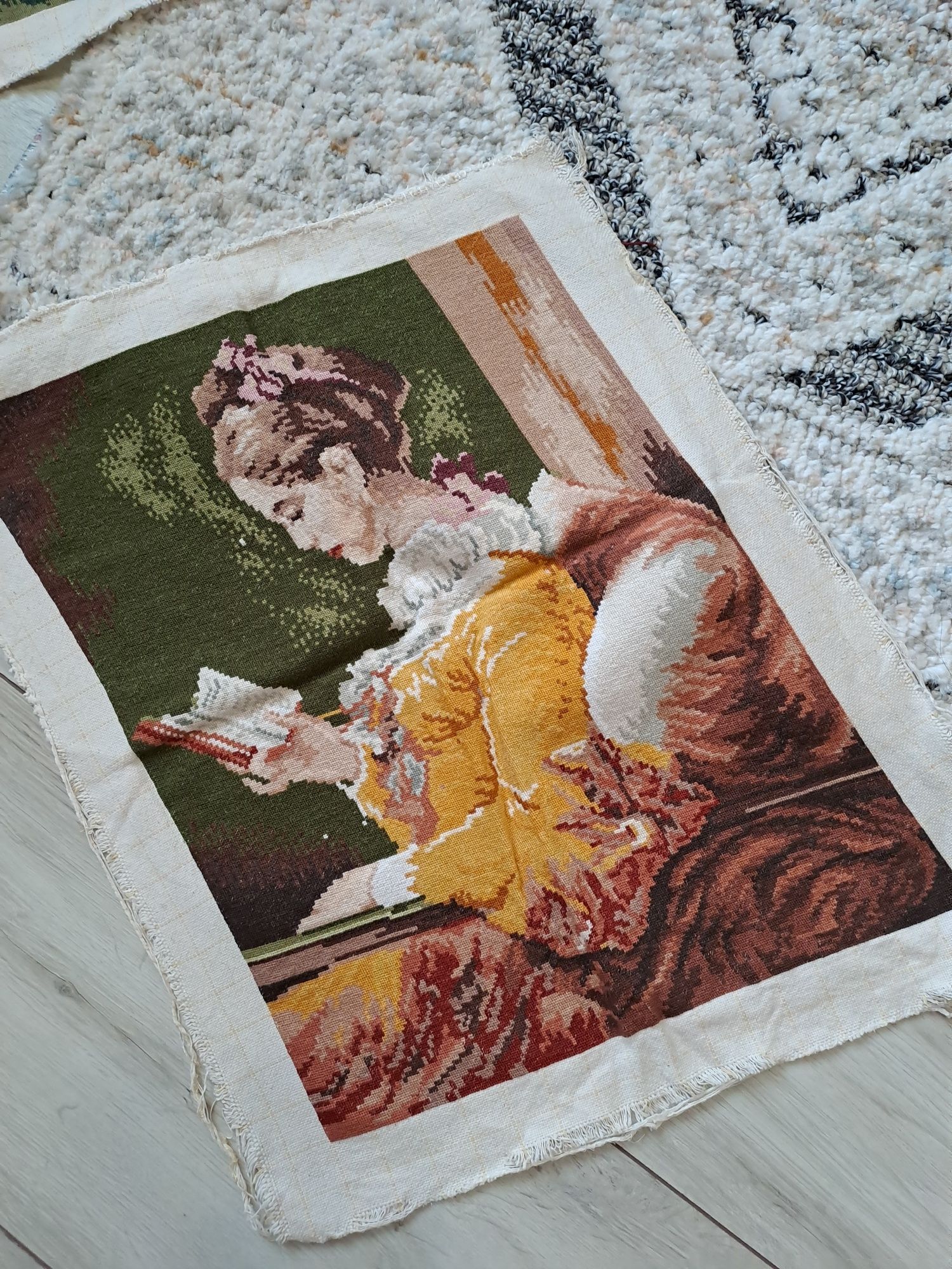 Гоблен Момичето с книгата гр. Враца Дъбника • OLX.bg