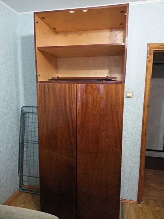 Продам диван и шкаф