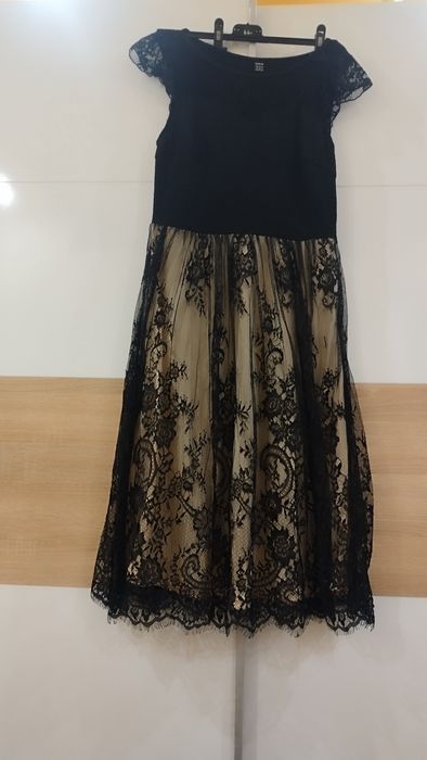 Дамски рокли размер М