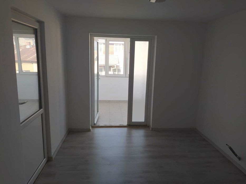 De vanzare P+1+M zona Autogara