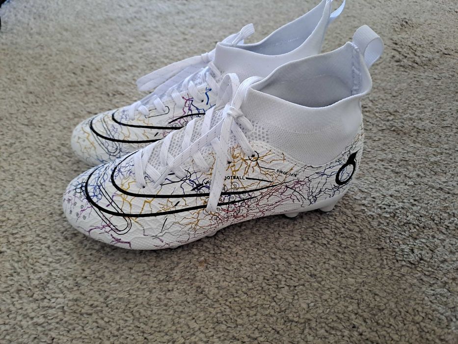 Бутонки Найк чисто нови 38 номер