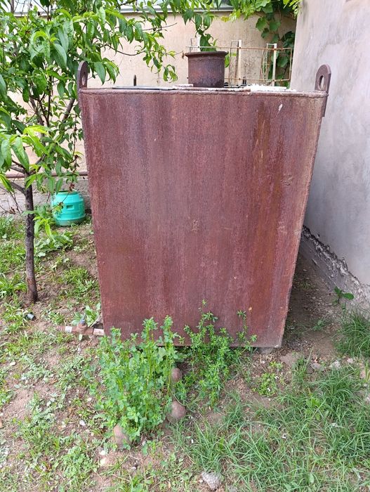 Продам металлическую ёмкость
