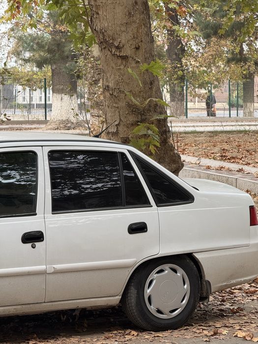 Nexia 2 orqa prujina choʻktrilgan sotiladi